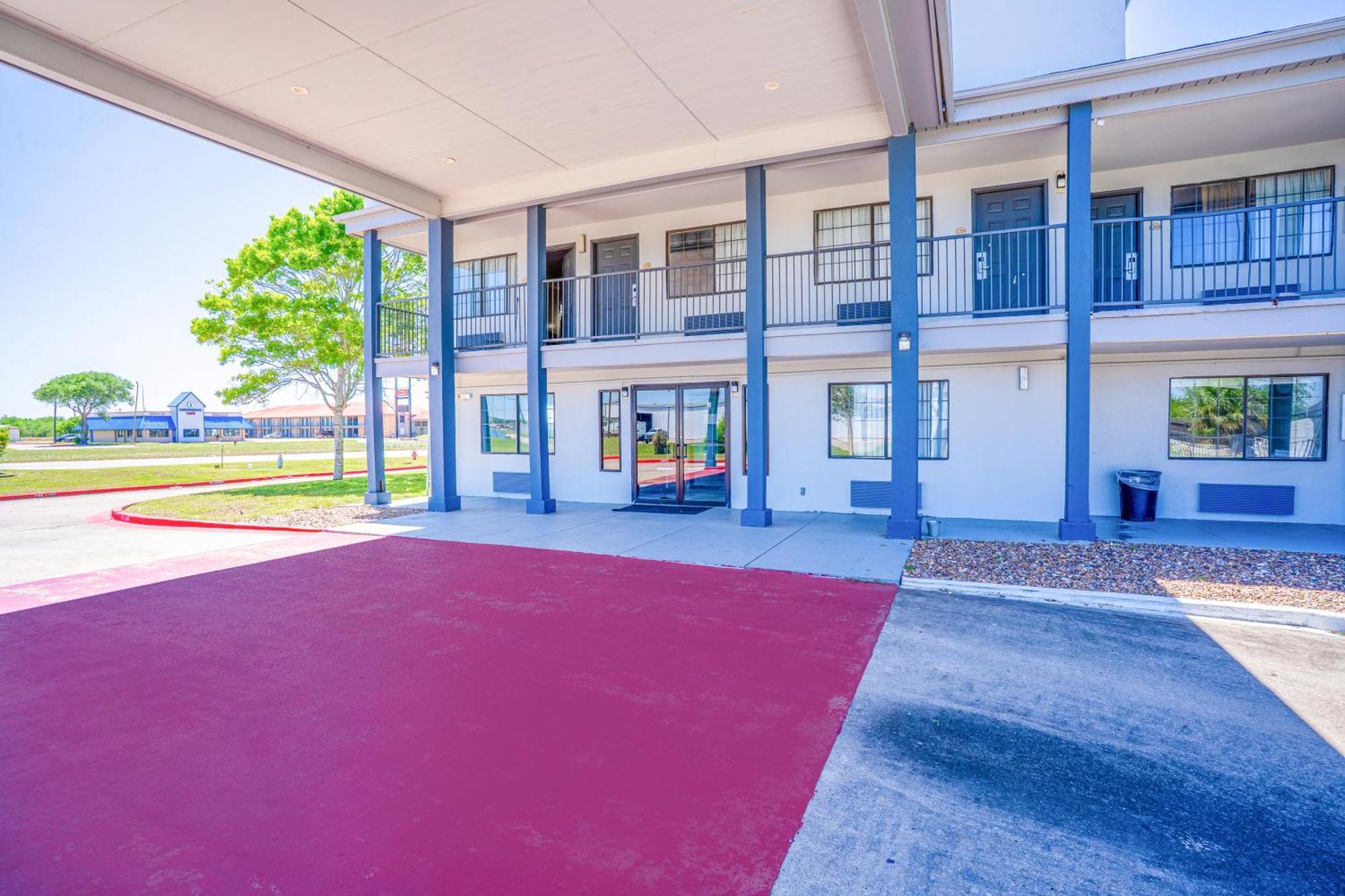Executive Inn Port Lavaca By Oyo Exterior photo